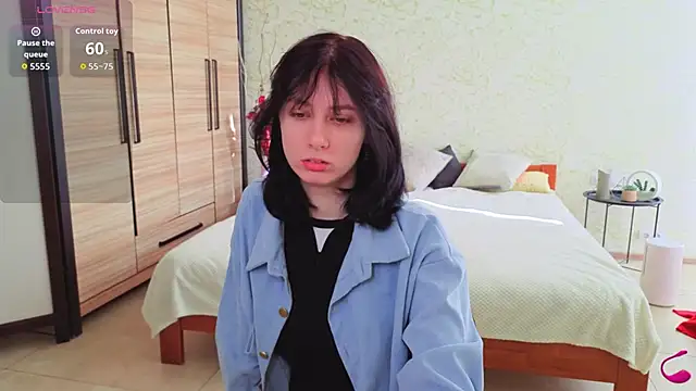 JulisSweet online show from 10-26-25, 07:58