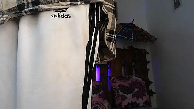 Snapshot of SARA_VAL3NTINA_ chatting on 03-15-25, 12:15 SARA VAL3NTINA  online show from 03-15-25, 12:15