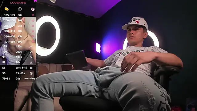 Brat  online show from 01-30-25, 07:37