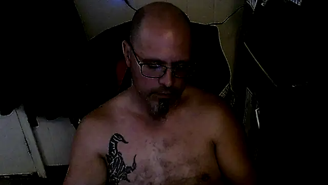 KrazyLegz online show from 10-26-25, 05:41