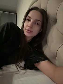 Snapshot of BellaHalles chatting on 03-02-25, 09:01 BellaHalles online show from 03-02-25, 09:01