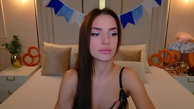 Snapshot of BellaHalles chatting on 10-04-25, 05:49 BellaHalles online show from 10-04-25, 05:49