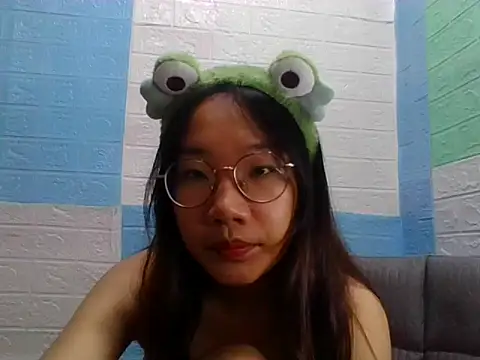 Snapshot of Nanoko chatting on 09-30-25, 01:27 Nanoko online show from 09-30-25, 01:27