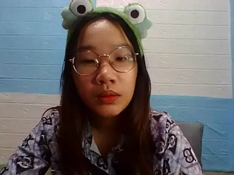 Snapshot of Nanoko chatting on 11-17-25, 04:24 Nanoko online show from 11-17-25, 04:24