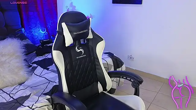 Majuu   online show from 11-26-25, 01:34