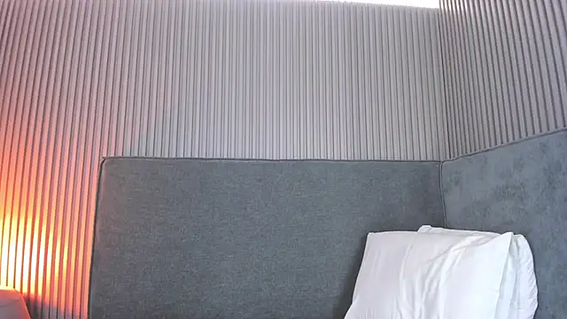 Snapshot of emelie_89 chatting on 11-29-25, 12:52 emelie 89 online show from 11-29-25, 12:52