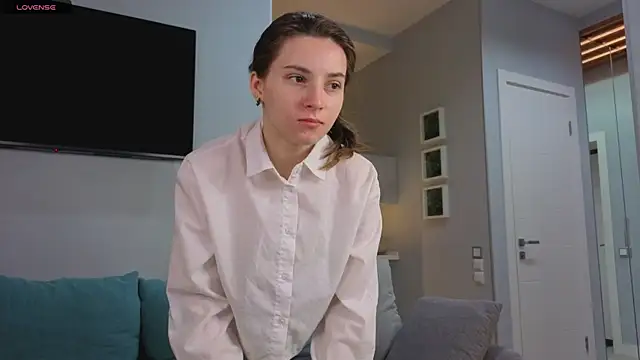 DonnaBurkee online show from 10-25-25, 04:09