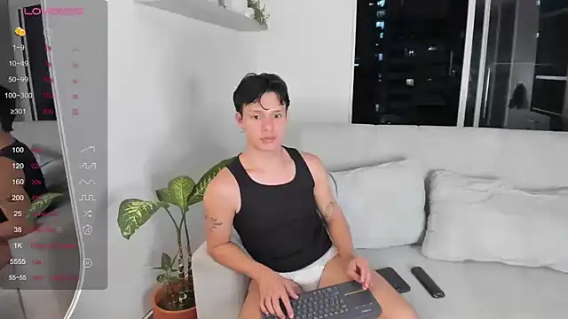 Snapshot of Alexxblue chatting on 12-05-24, 12:19 Alexxblue online show from 12-05-24, 12:19