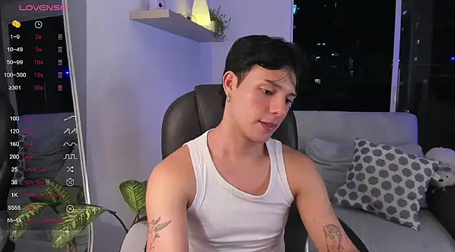 Snapshot of Alexxblue chatting on 12-06-24, 01:07 Alexxblue online show from 12-06-24, 01:07