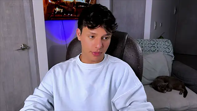 Snapshot of Alexxblue chatting on 02-18-25, 08:36 Alexxblue online show from 02-18-25, 08:36