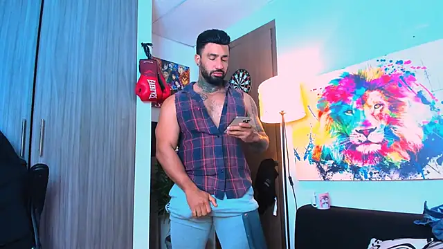 Snapshot of naugthy_dominant chatting on 10-15-25, 02:06 naugthy dominant online show from 10-15-25, 02:06