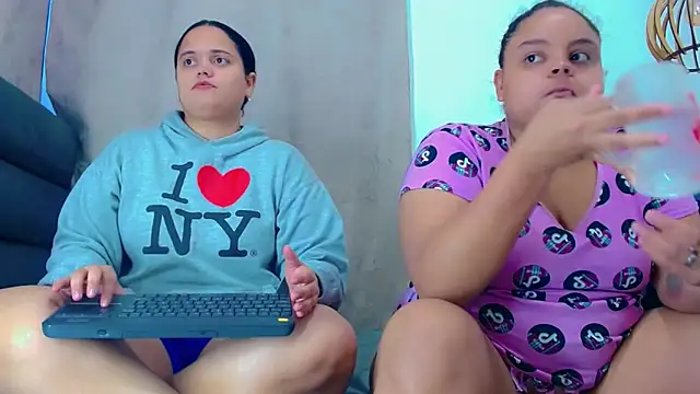 brunnette hot online show from 12-18-25, 10:54