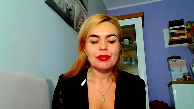 Snapshot of DESIREjenny chatting on 12-09-24, 09:17 DESIREjenny online show from 12-09-24, 09:17