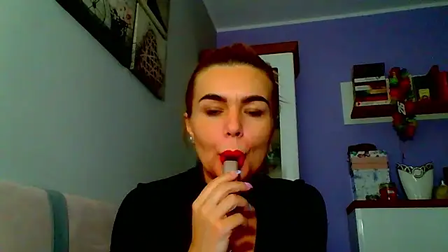 Snapshot of DESIREjenny chatting on 12-10-24, 09:01 DESIREjenny online show from 12-10-24, 09:01