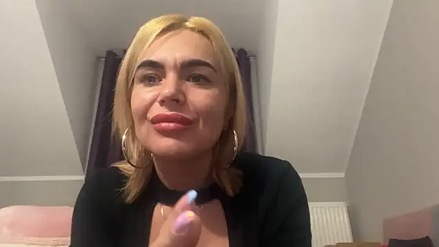 Snapshot of DESIREjenny chatting on 12-16-24, 11:12 DESIREjenny online show from 12-16-24, 11:12