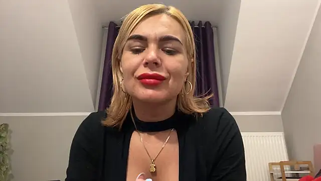 Snapshot of DESIREjenny chatting on 12-20-24, 08:38 DESIREjenny online show from 12-20-24, 08:38