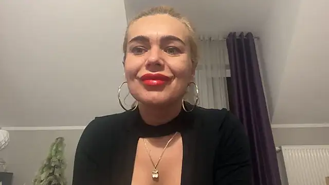 Snapshot of DESIREjenny chatting on 12-28-24, 09:09 DESIREjenny online show from 12-28-24, 09:09