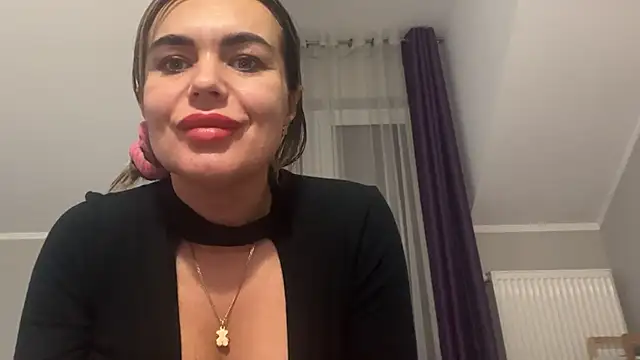 Snapshot of DESIREjenny chatting on 03-20-25, 12:00 DESIREjenny online show from 03-20-25, 12:00