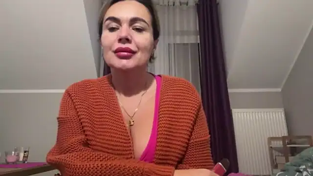 Snapshot of DESIREjenny chatting on 10-16-25, 07:09 DESIREjenny online show from 10-16-25, 07:09