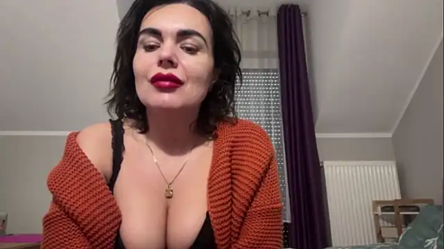 Snapshot of DESIREjenny chatting on 12-04-25, 08:34 DESIREjenny online show from 12-04-25, 08:34