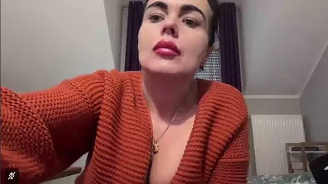 Snapshot of DESIREjenny chatting on 12-05-25, 08:01 DESIREjenny online show from 12-05-25, 08:01