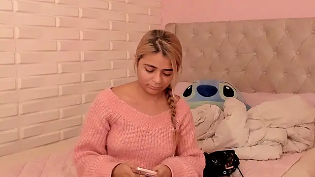 pamell col online show from 12-18-24, 03:37