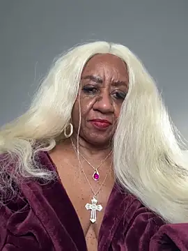 BreanaDivine online show from 02-18-25, 01:54