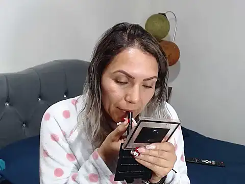 Snapshot of Chantal_hott chatting on 12-22-24, 10:47 Chantal hott online show from 12-22-24, 10:47