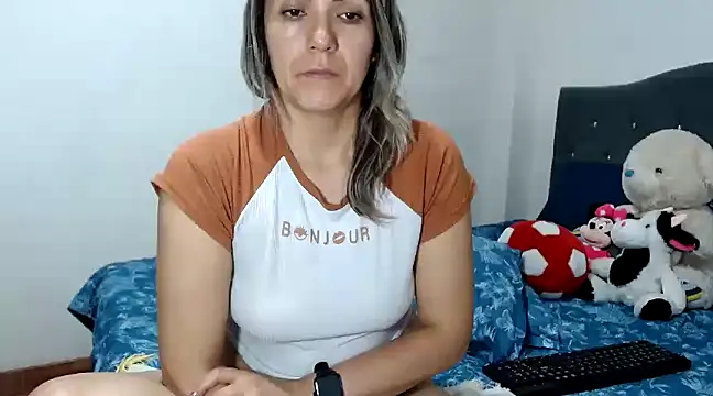 Snapshot of Chantal_hott chatting on 02-21-25, 02:50 Chantal hott online show from 02-21-25, 02:50