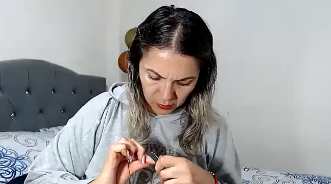 Snapshot of Chantal_hott chatting on 03-06-25, 07:43 Chantal hott online show from 03-06-25, 07:43