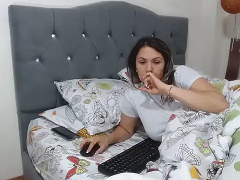 Snapshot of Chantal_hott chatting on 03-13-25, 04:38 Chantal hott online show from 03-13-25, 04:38