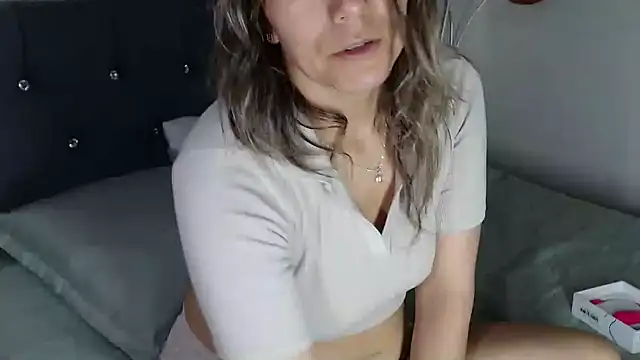 Snapshot of Chantal_hott chatting on 10-10-25, 08:41 Chantal hott online show from 10-10-25, 08:41