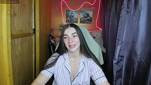 Fiery Brunette  online show from 01-23-25, 05:21