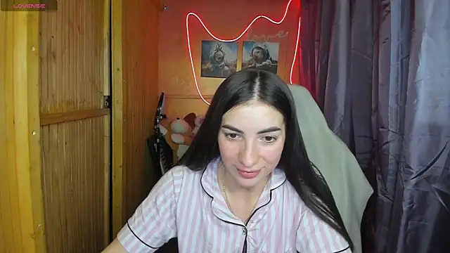 Fiery Brunette  online show from 02-18-25, 03:54