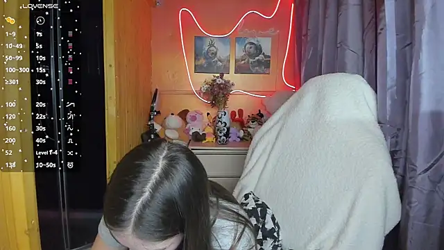 Fiery Brunette  online show from 03-11-25, 03:34