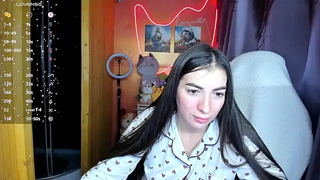 Fiery Brunette  online show from 09-20-25, 05:41