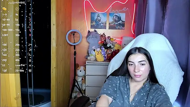 Fiery Brunette  online show from 09-27-25, 09:36