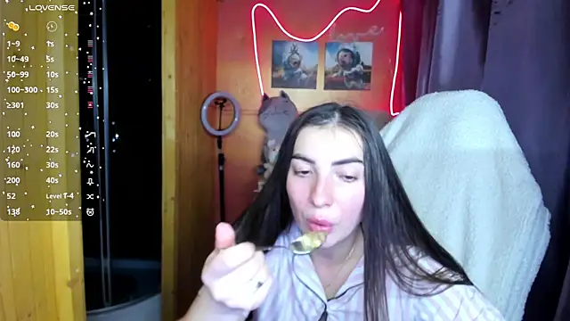 Fiery Brunette  online show from 10-11-25, 08:57