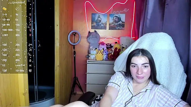 Fiery Brunette  online show from 11-03-25, 04:19