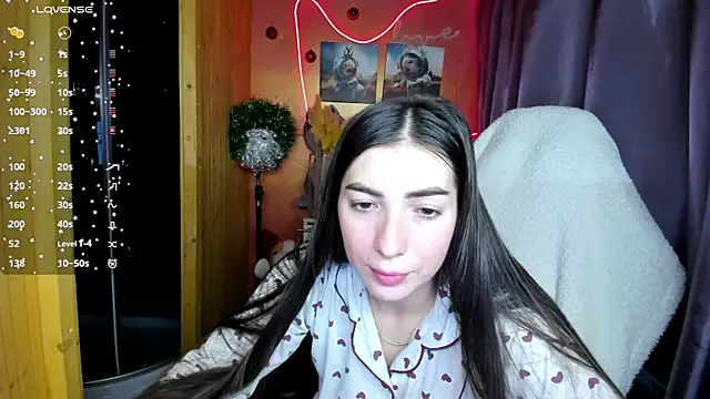 Fiery Brunette  online show from 12-21-25, 06:31