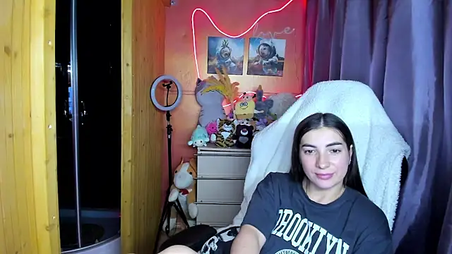 Fiery Brunette  online show from 03-16-26, 11:58