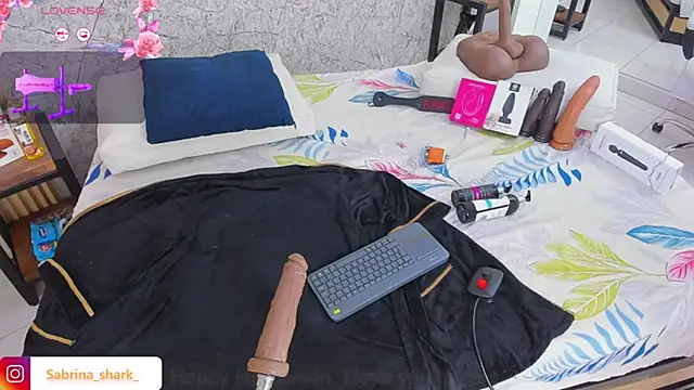 Snapshot of sabrina_shark_ chatting on 11-10-25, 02:54 sabrina shark online show from 11-10-25, 02:54