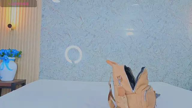 Snapshot of sabrina_shark_ chatting on 12-18-25, 01:44 sabrina shark online show from 12-18-25, 01:44