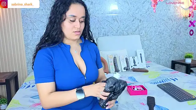 Snapshot of sabrina_shark_ chatting on 02-03-26, 03:26 sabrina shark online show from 02-03-26, 03:26