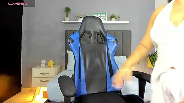 ayla13  online show from 09-09-25, 03:44