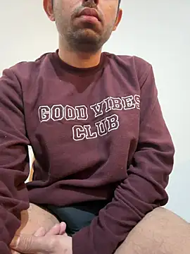 Snapshot of rhuh3991 chatting on 12-15-24, 04:51 rhuh3991 online show from 12-15-24, 04:51