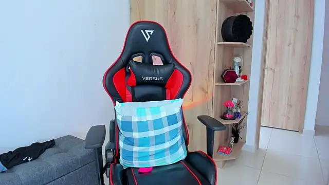  amanda seyfried19 online show from 02-04-26, 03:51