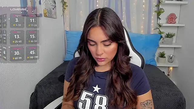 HazzelGray online show from 02-04-25, 03:04