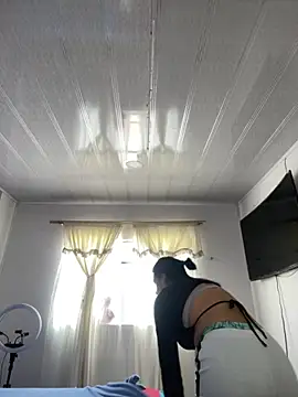 hannahb-e online show from 10-24-25, 07:54