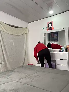 hannahb-e online show from 11-25-25, 07:36